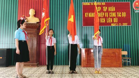 Liên đội trường tiểu học Nguyên Hoà tổ chức lớp tập huấn kỹ năng nghiệp vụ công tác đội cho BCH liên đội.